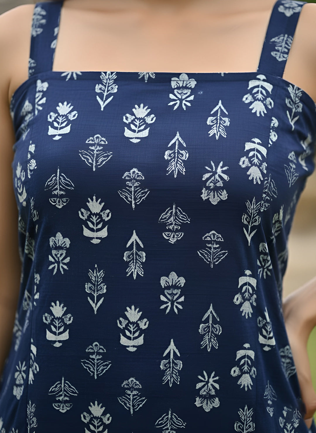 Printed Stylish Back Straight Sleeveless Kurta