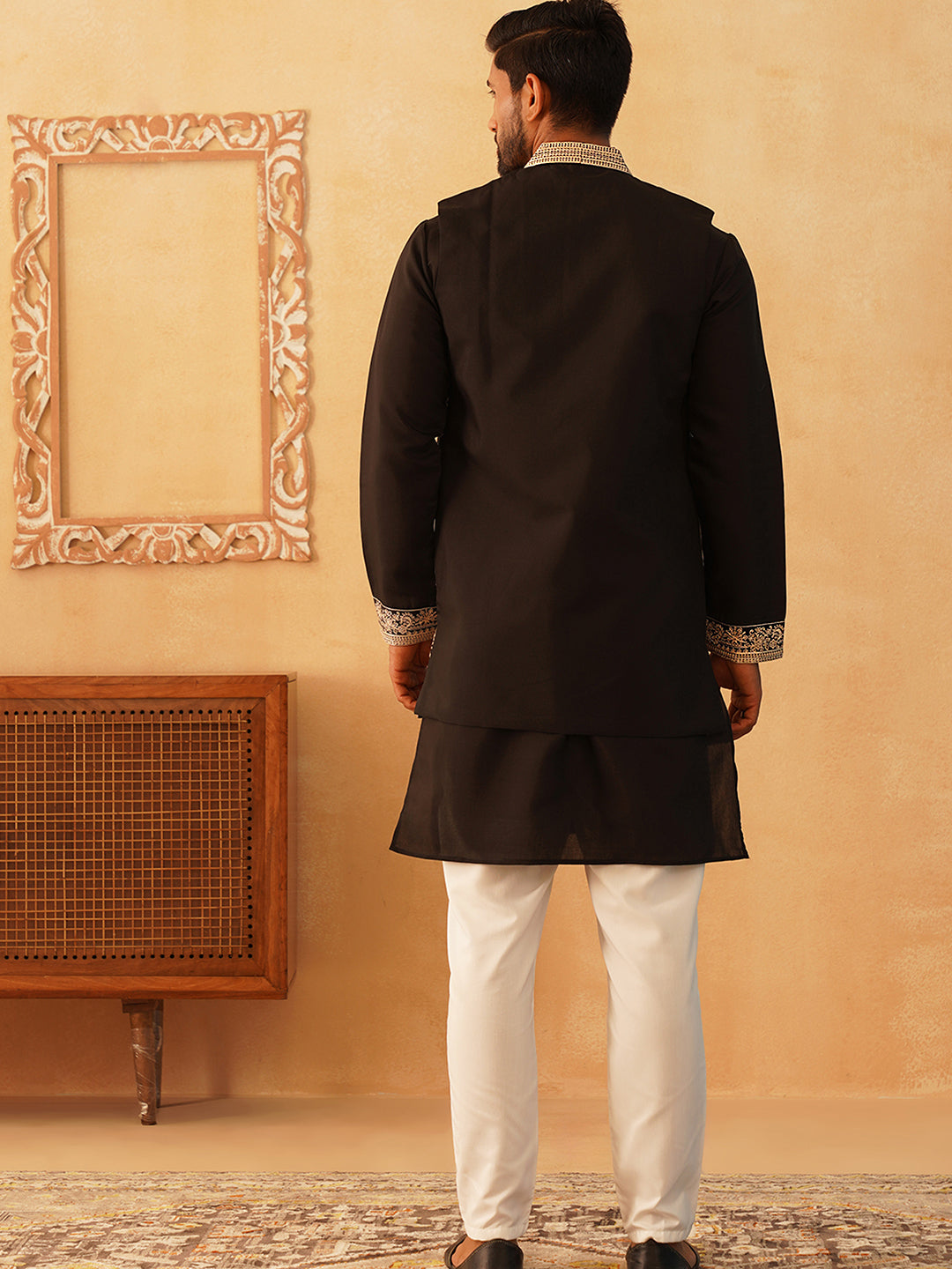 Men'S Embroidered Waistcoat And Kurta Pyjama.